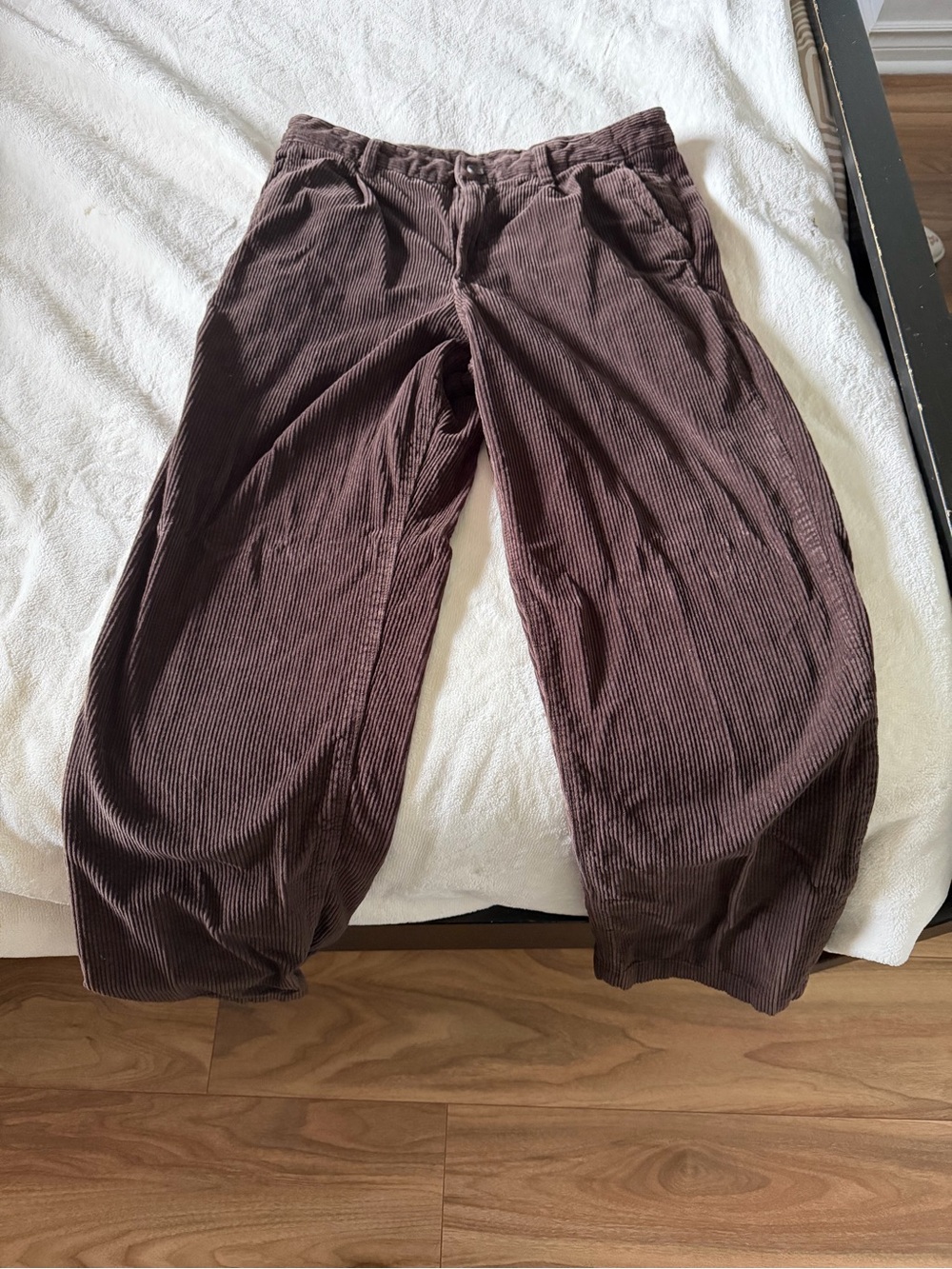 Zara Men's Brown Corduroy Pants - Classic Casual Style